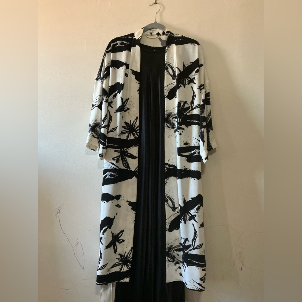 Babaton Black and White Abstract Print Duster jacket - Picture 2 of 6